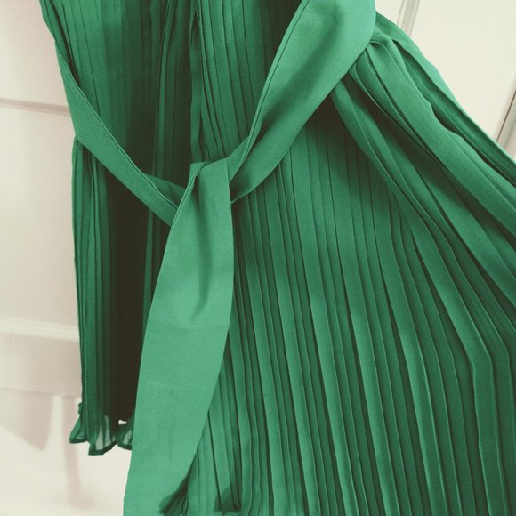 Beyond Words Kelly Lime Green Smocked Pleated V-Neck Criss Cross Strap Romper M - Picture 9 of 14